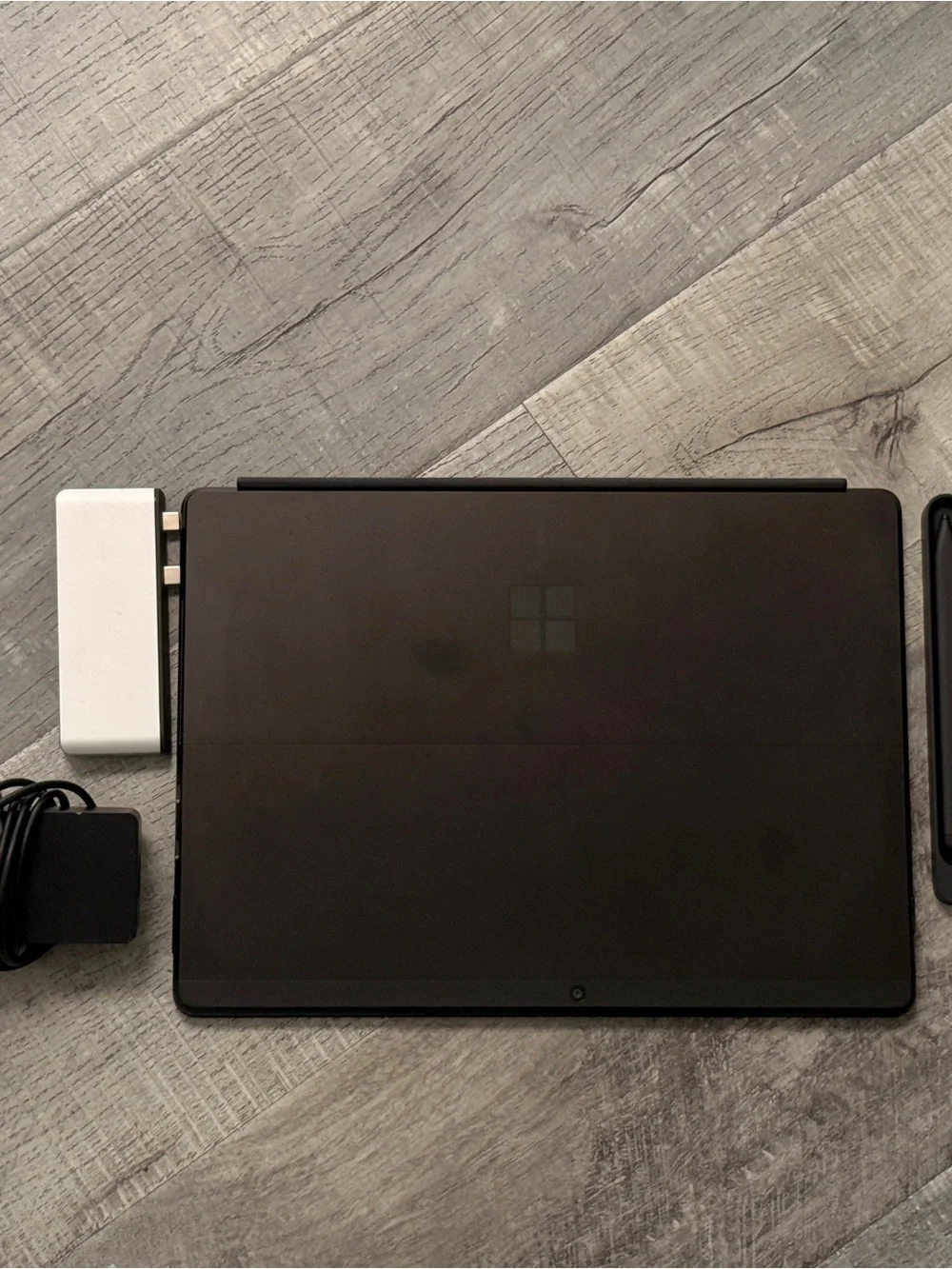 Surface-style 2-in-1 Tablet with Black Keyboard Cover